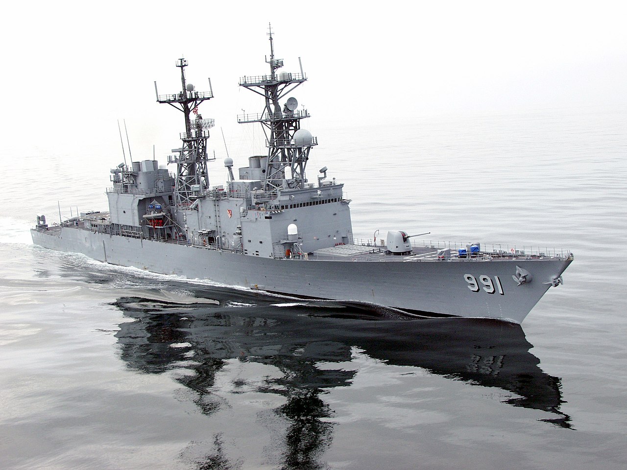 Eastern Pacific (Jun. 25, 2002) -- The U.S. Navy destroyer USS Fife (DD 991)